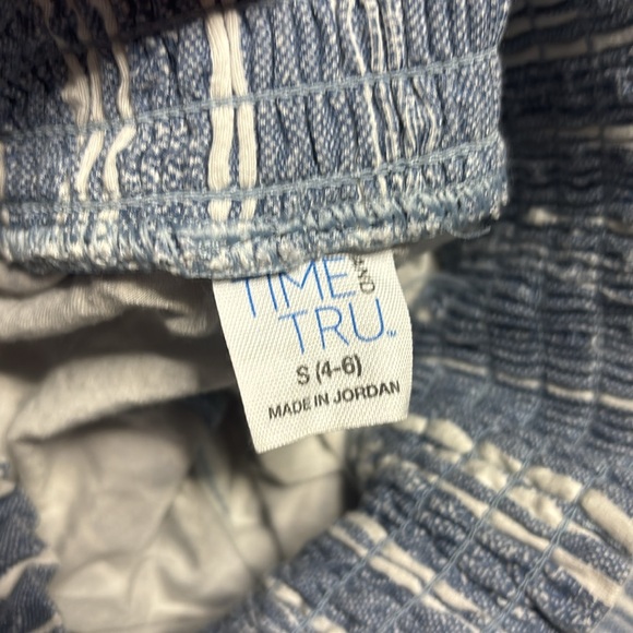 Time and tru flowy shorts - Picture 3 of 3